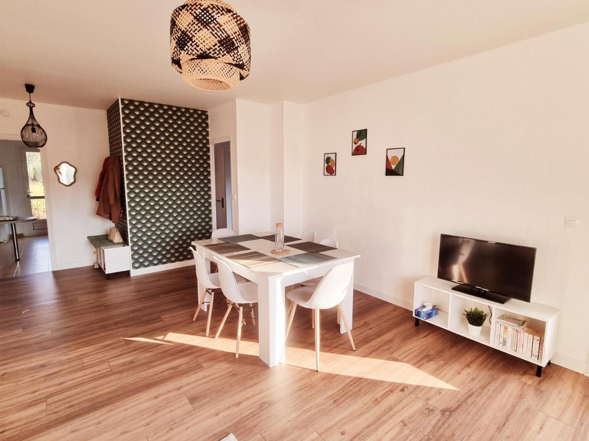 Bel Appartement Centre Ville 3 Chambres Saint-Florent  Exterior photo